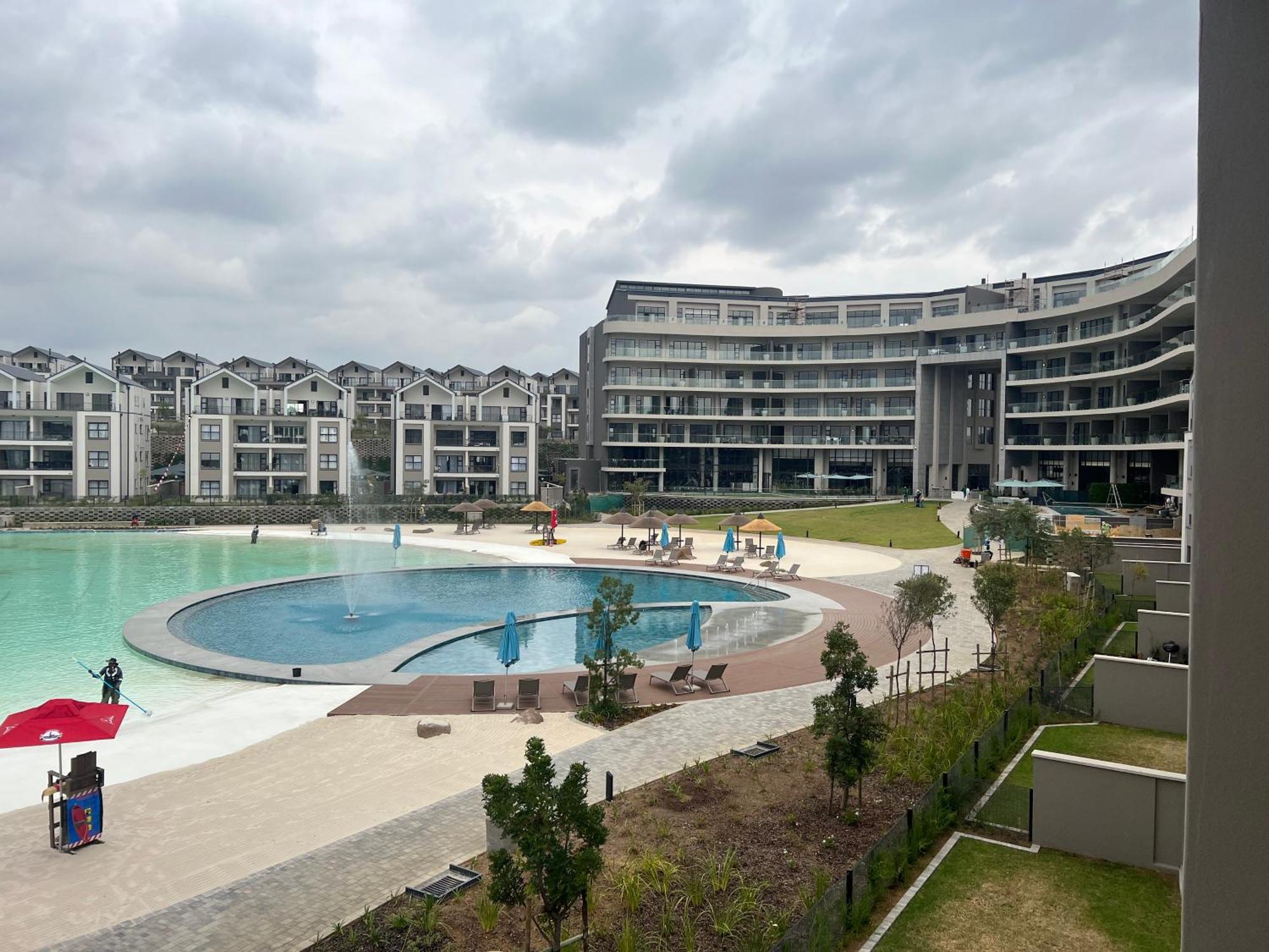 Lagoon Facing Apartment Midrand Luaran gambar